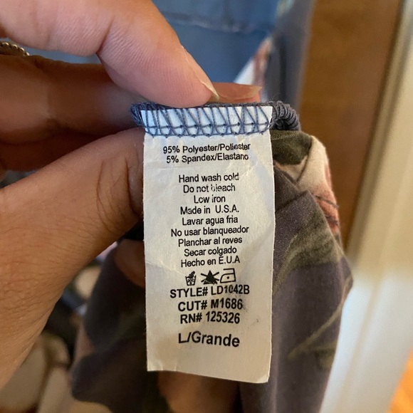 Woman dress size L has never been worn - Picture 5 of 7